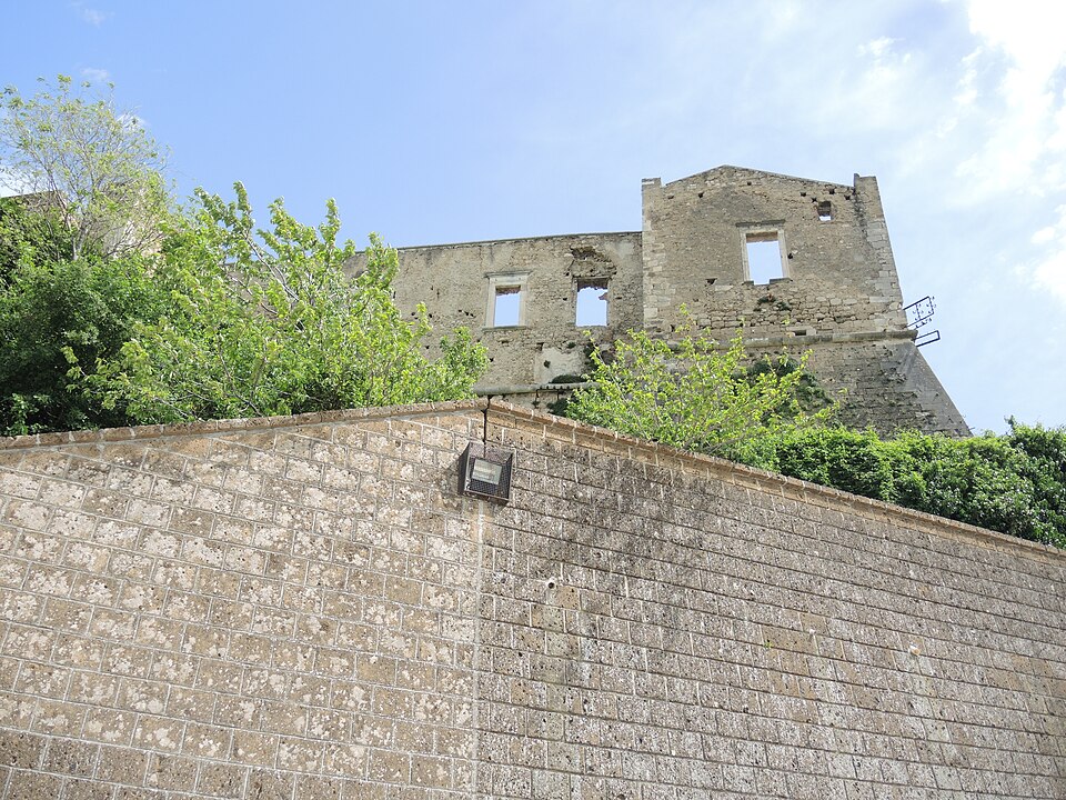 Castello Caracciolo