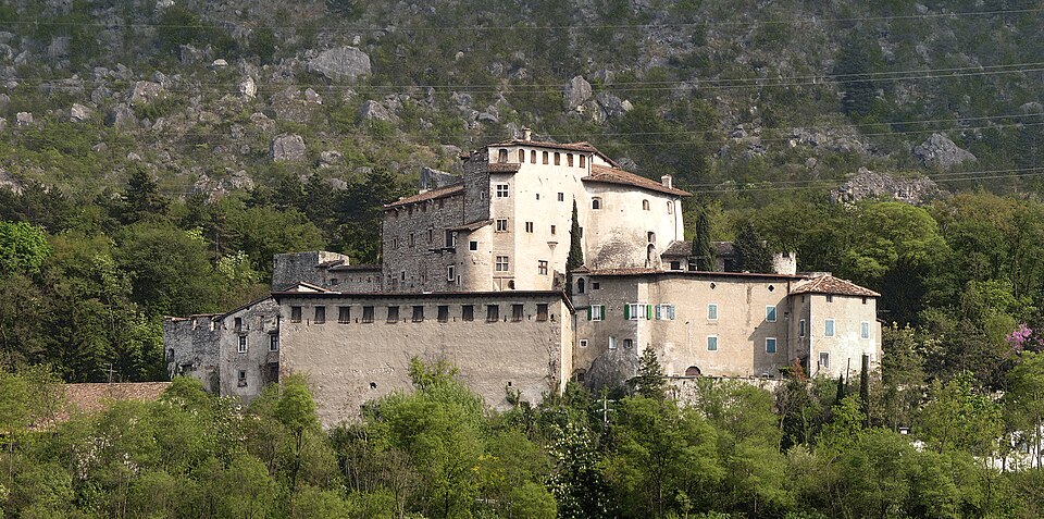 Castel Pietra