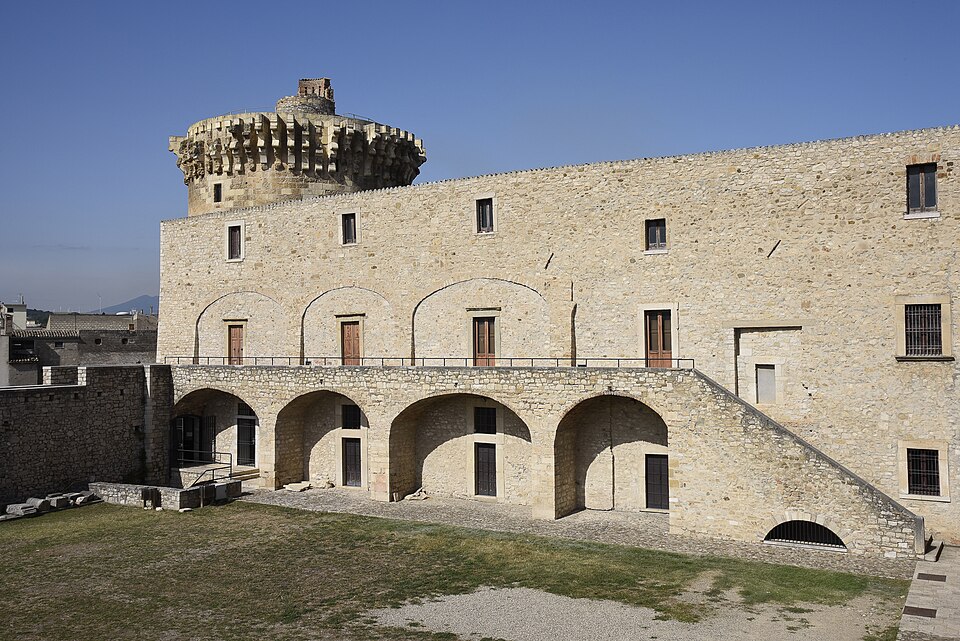 Castello delle quattro torri