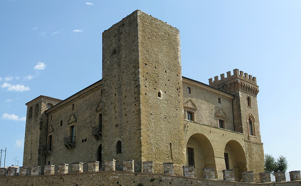 Castello Ducale De Riseis - D'Aragona