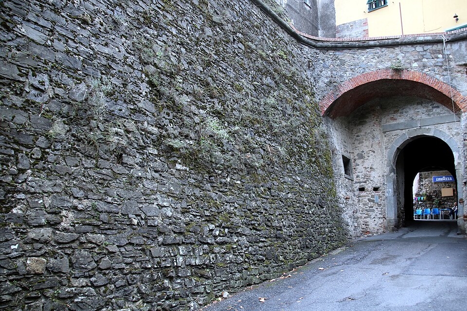 Mura medicee di Caprigliola