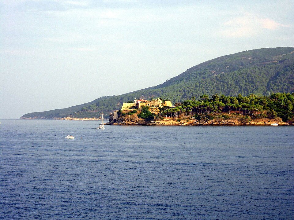 Faro di Capo Focardo