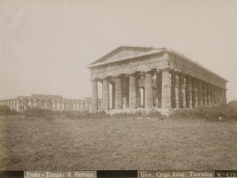 Altare romano del tempio di Nettuno