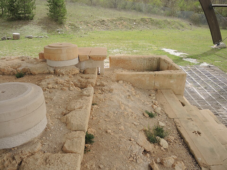 Tempio italico di Castel di Ieri in località Pié di Francia
