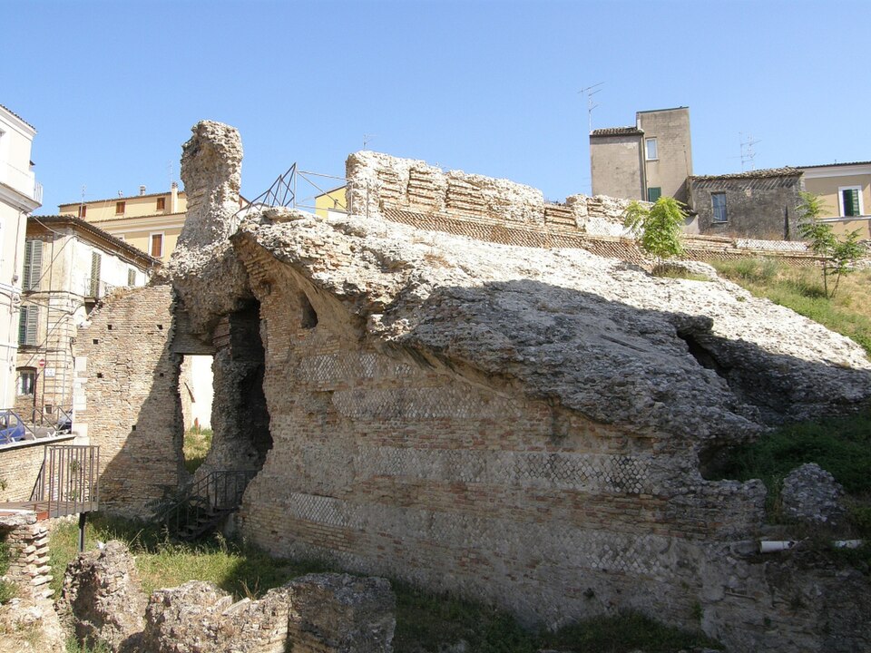 Teatro romano di Teate