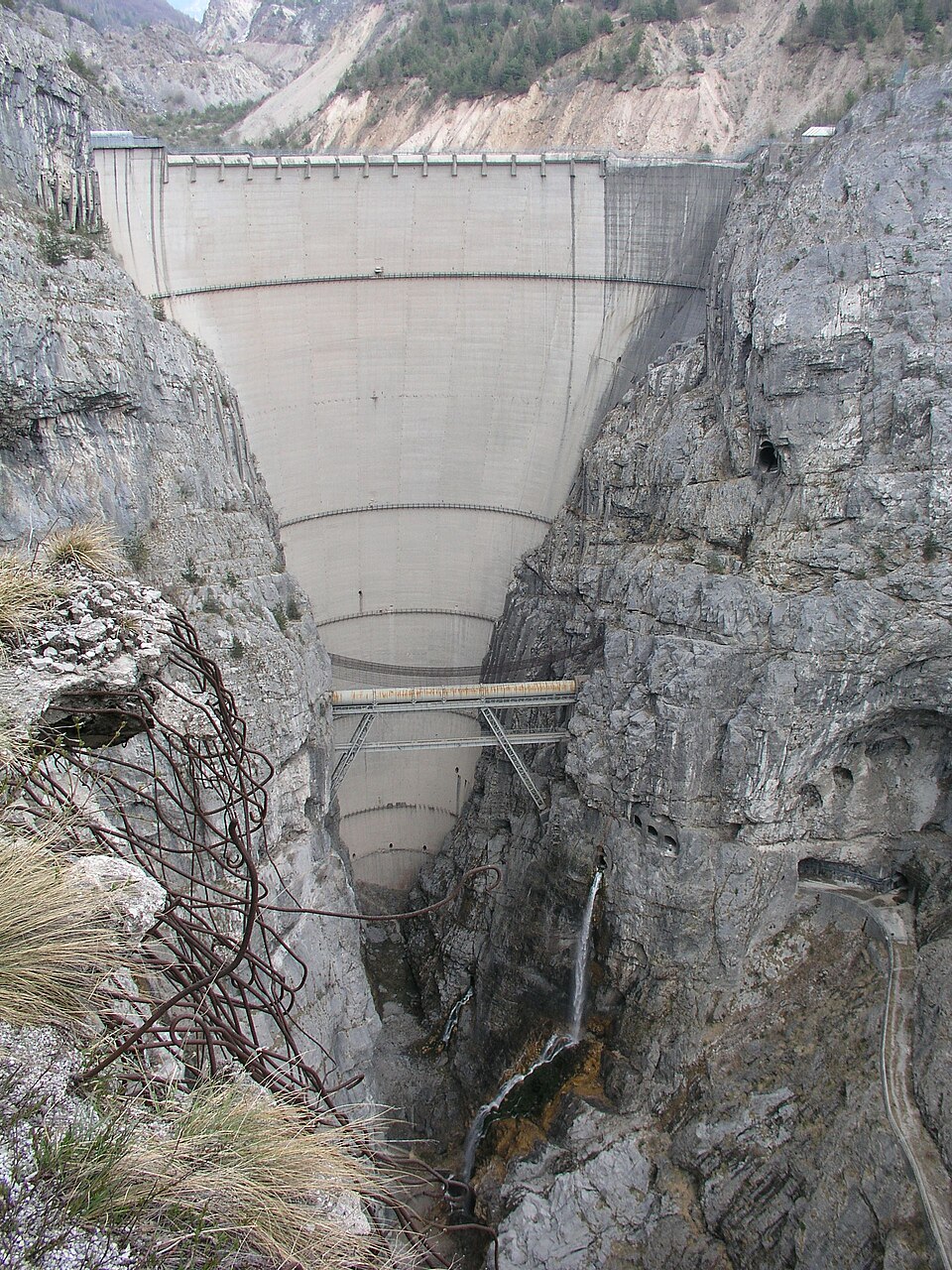 Resti sala comando Diga del Vajont
