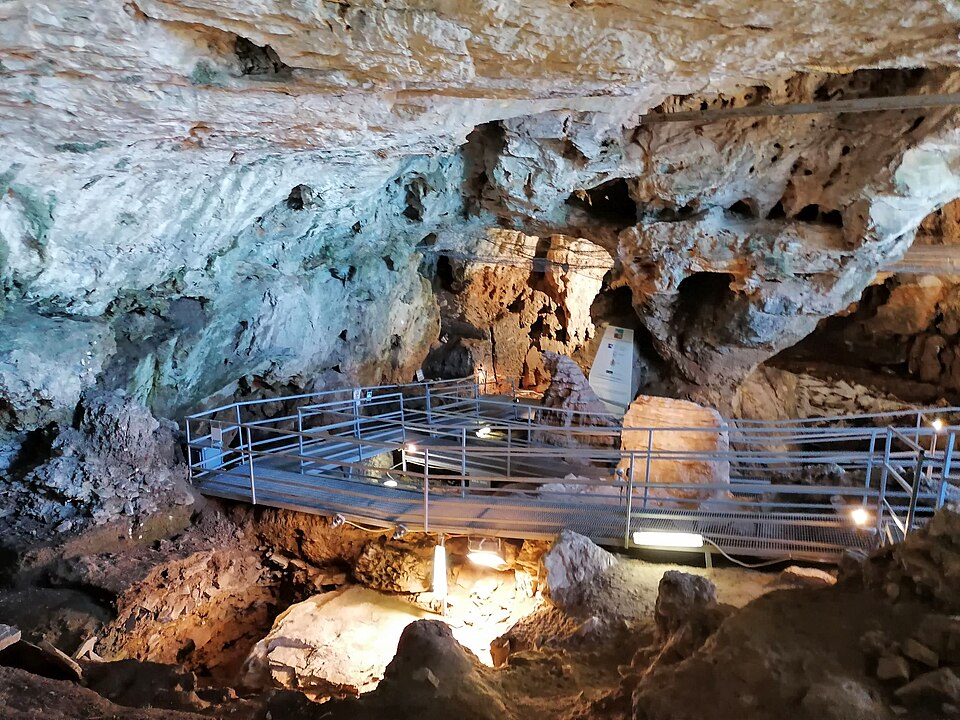 Caverna delle Arene Candide