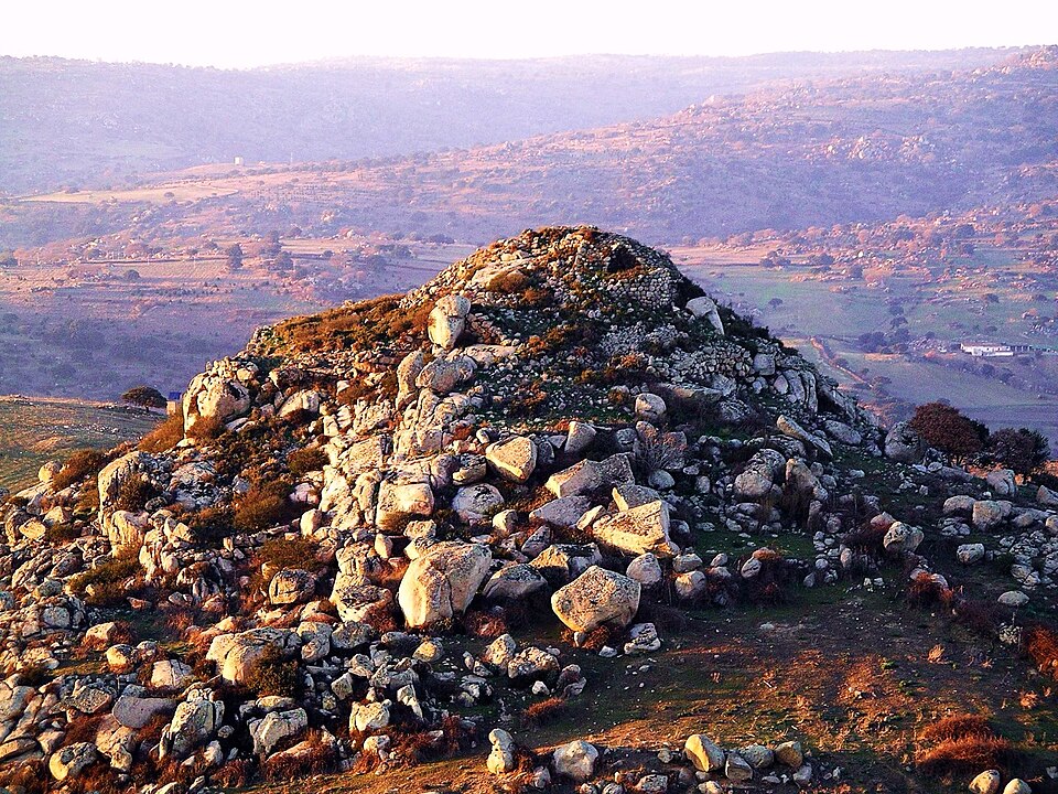Nuraghe Tres Nuraghes