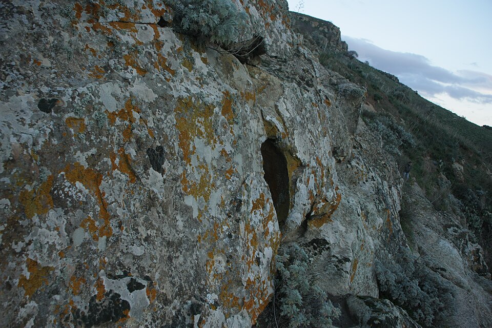 grotte necropoli