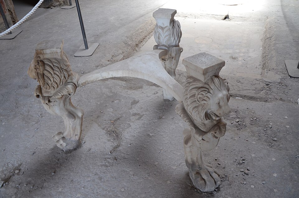 House of P. Casca Longus