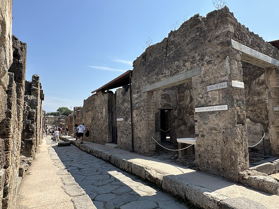 Taberna di M. Noni Campani (VII.1.41)