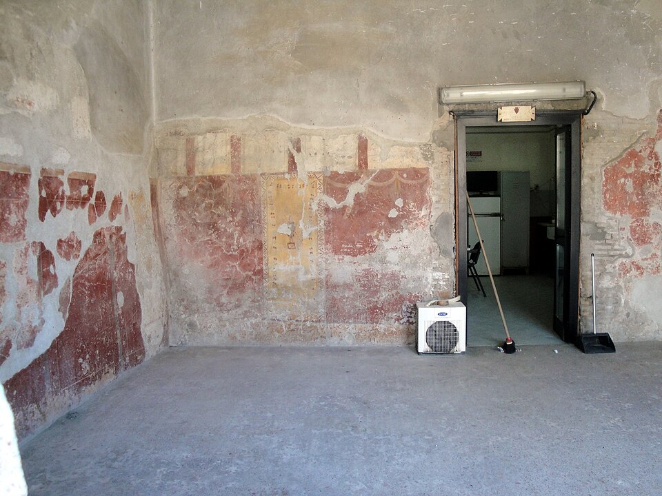 Taberna of Iunianus (I.6.12 )