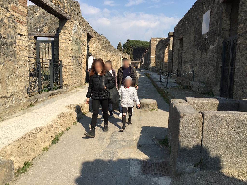 thermopolium della Fenice (I.11.11)