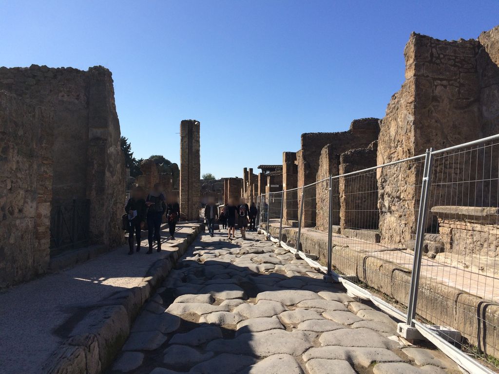 Thermopolium I.4.27.