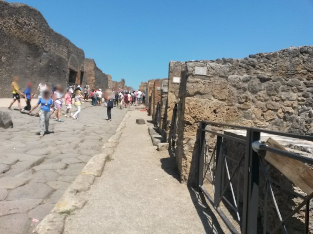 Thermopolium of C. Hostilius Conops (I.2.8)