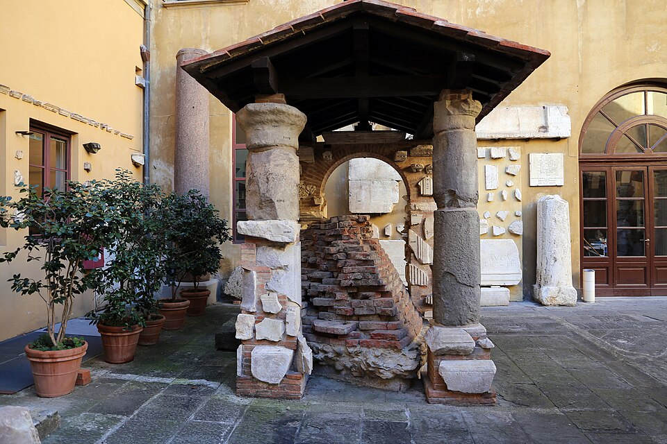 Resti delle mura romane