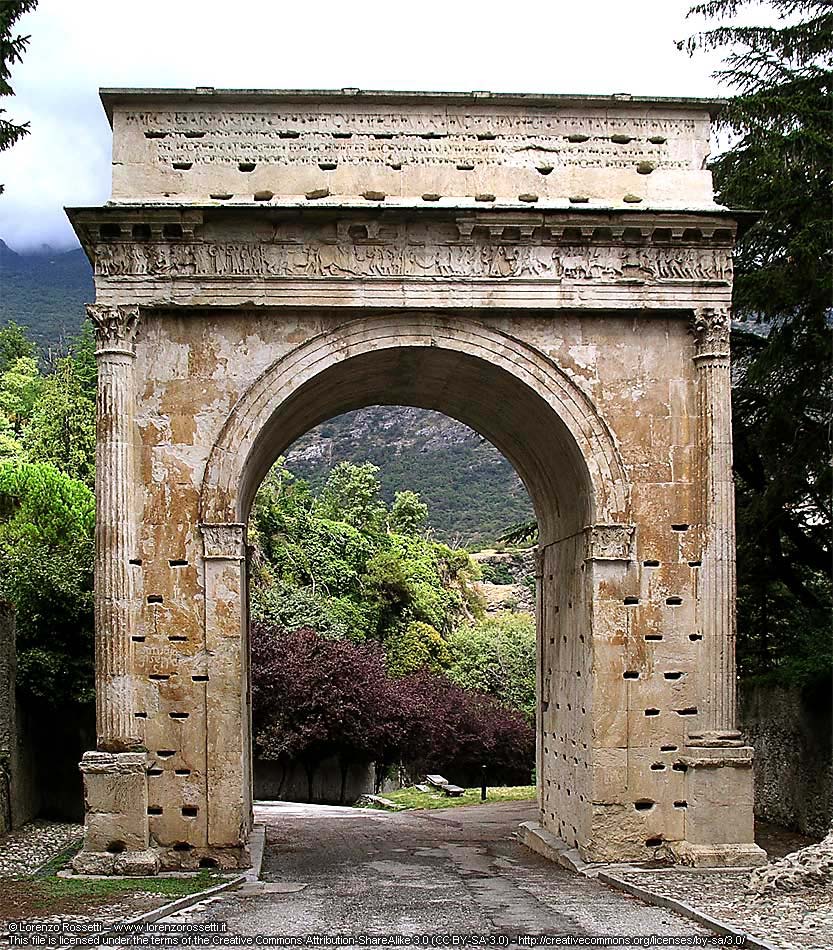 Arco di Augusto