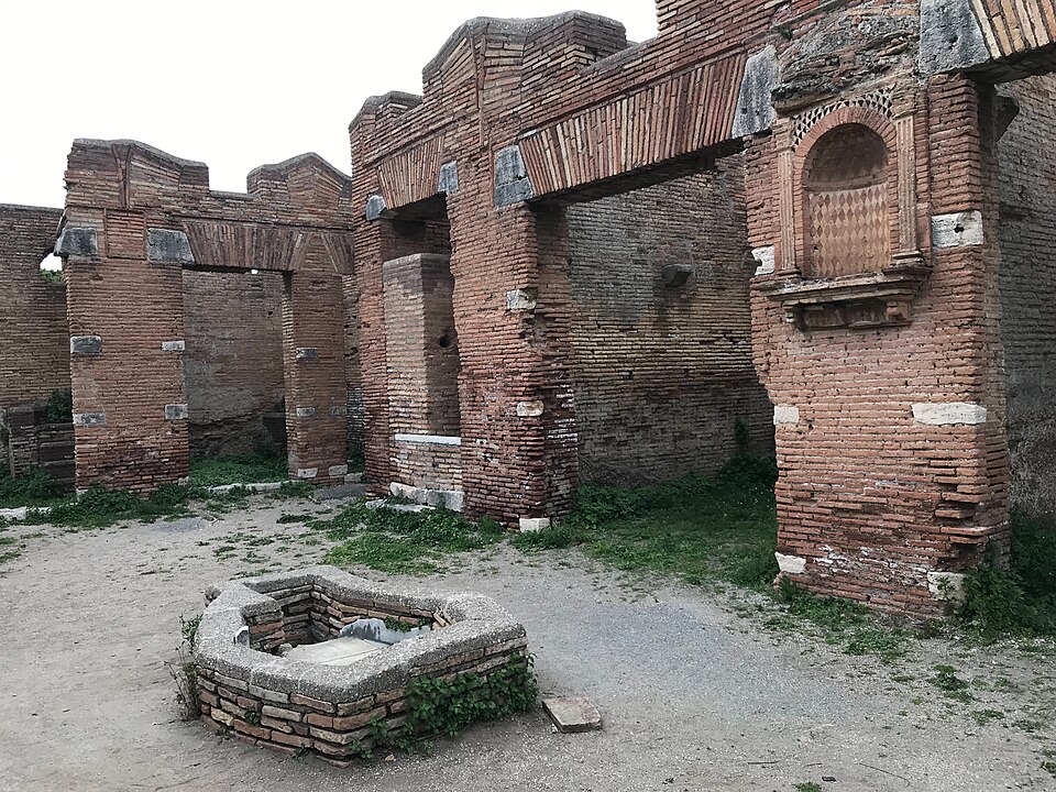 Caseggiato del Larario (I,IX,3)