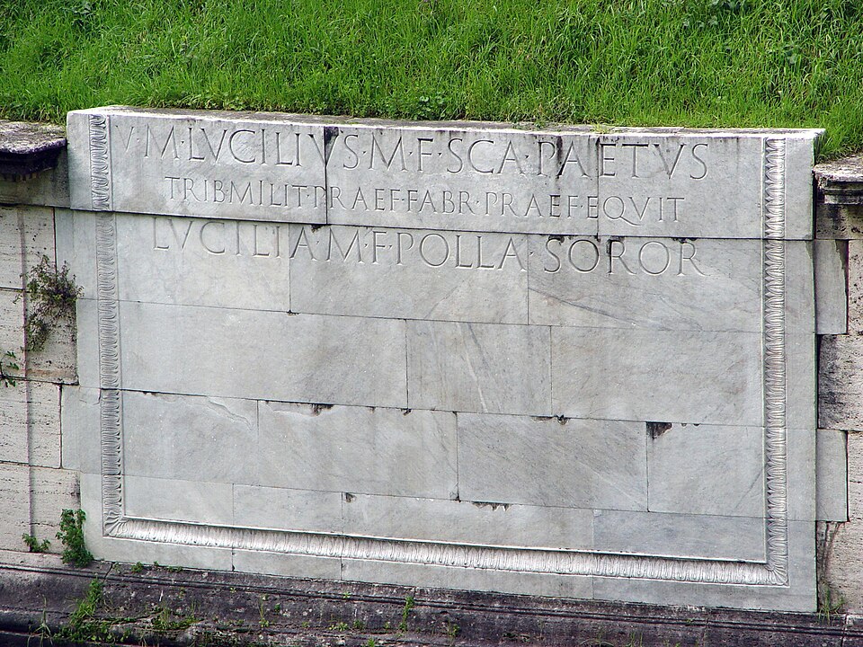 Mausoleo di Lucilio Peto