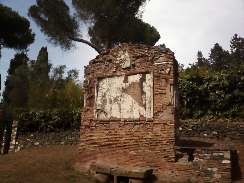 Sepolcro dei figli di Sesto Pompeo