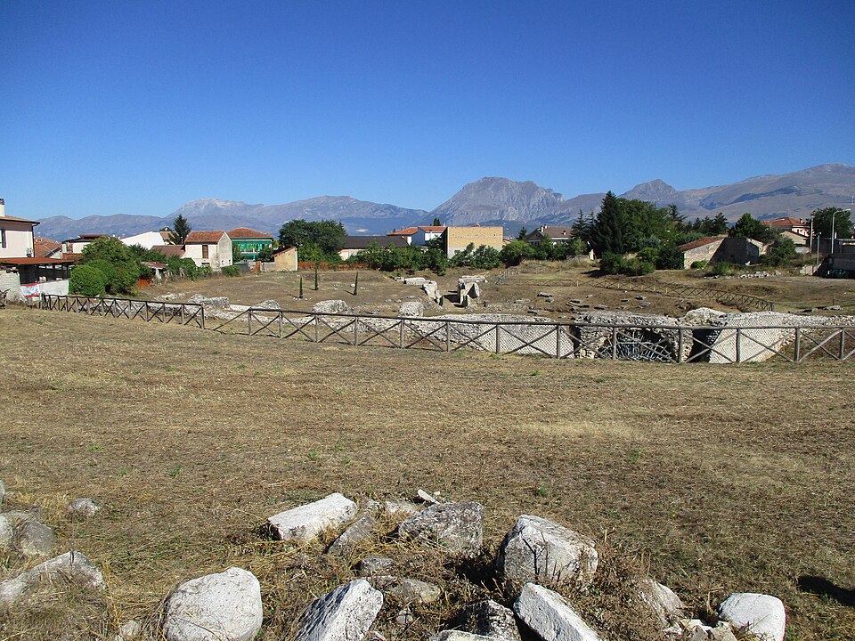 Anfiteatro romano di Marruvium