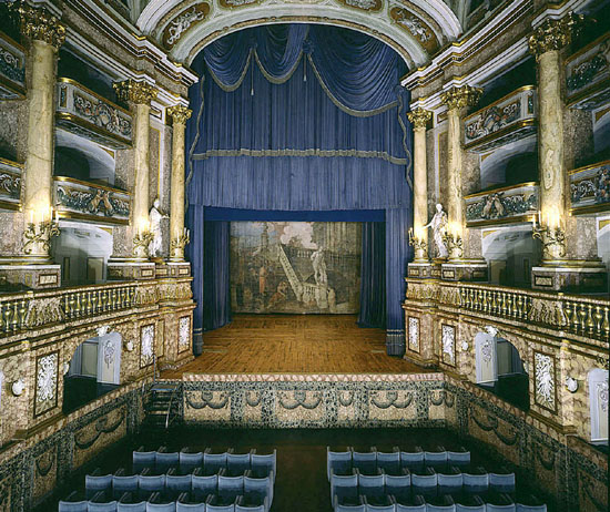 Teatrino di corte (Caserta)