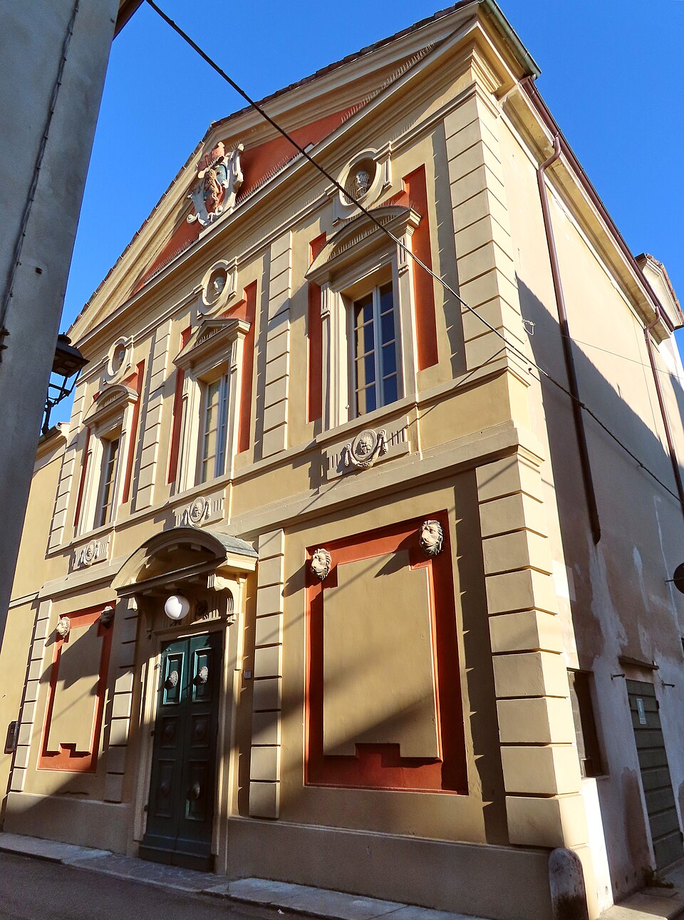 Teatro comunale Ruggero Ruggeri